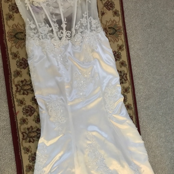 Wedding dress - Picture 4 of 11